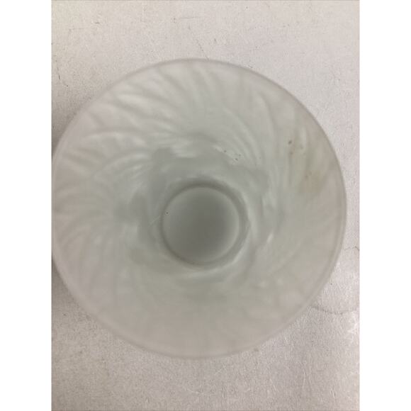 Set Of 2 Frosted Glasses With Chickens On The Sides - 3”H - Picture 8 of 10